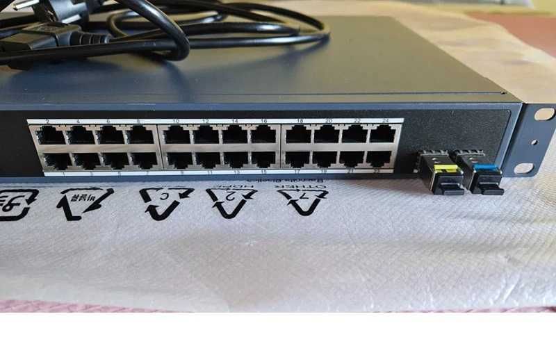 Hikvision Switch 24 porturi POE model DS-3E1526P-SI cu management