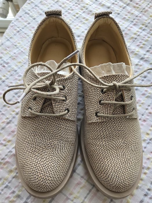 Нови обувки български, отговарят на 38