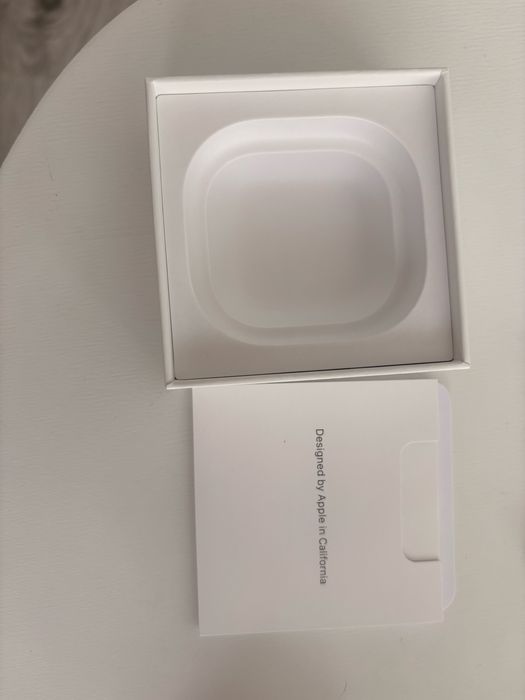 AirPods 4 impecabile nefolosite