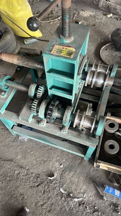 Arka qiladigan Stanok sotiladi.(профилгиб, трубагиб)