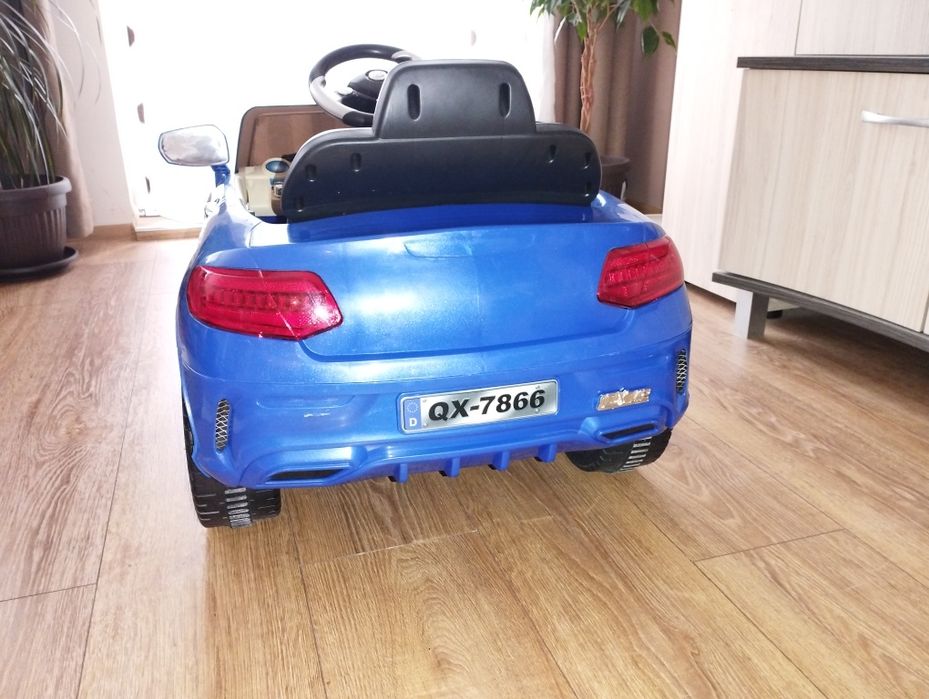 Детска акумулаторна кола с родителски контрол