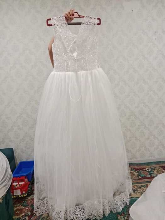 Той көйлегі сатылады