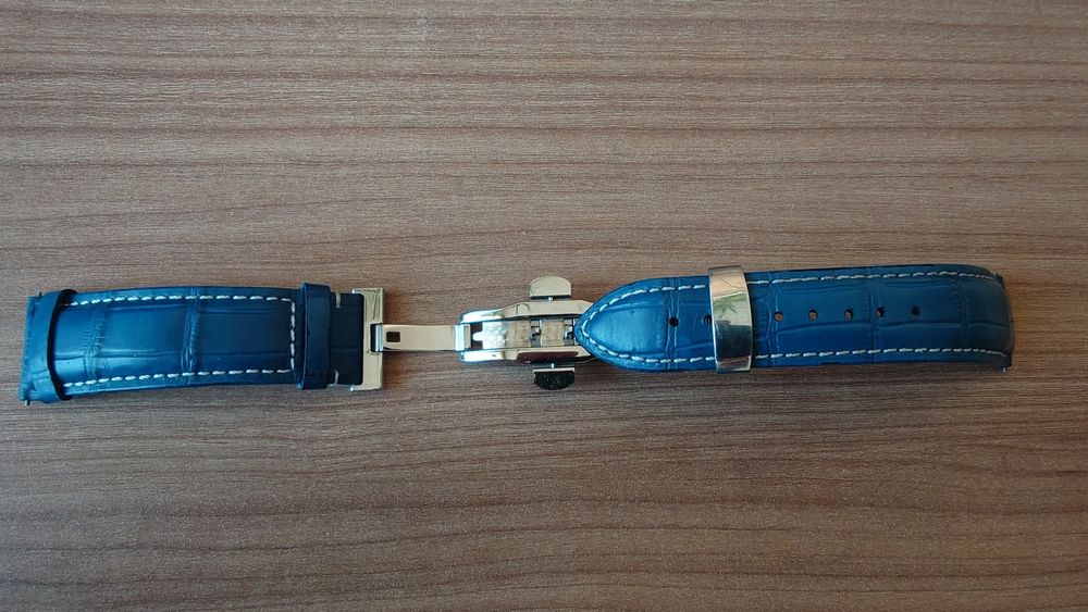 Синя кожена каишка за часовник 22 мм с разгъваща се закопчалка