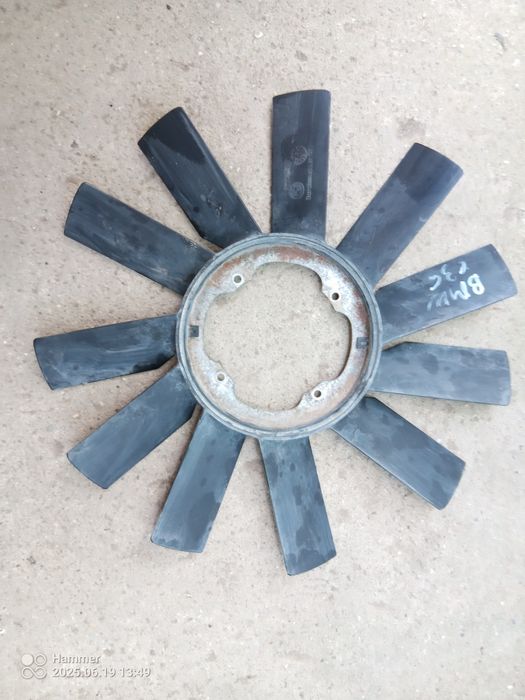 Перка за охлаждане на двигателя BMW e36 e34 e30 на виското