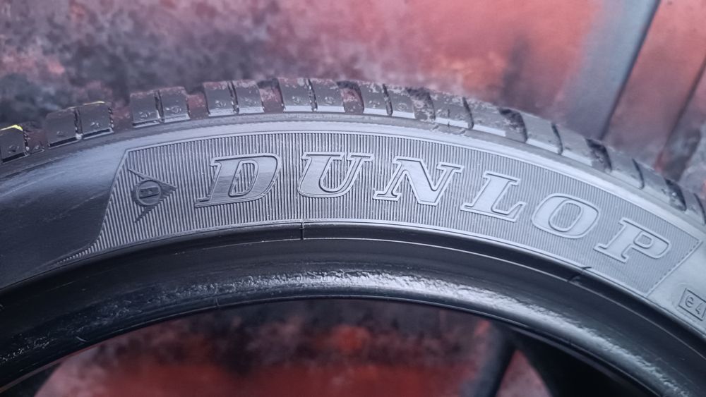 245/40/18 Dunlop