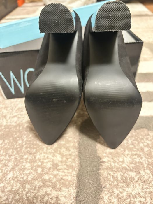 Дамски обувки на висок ток