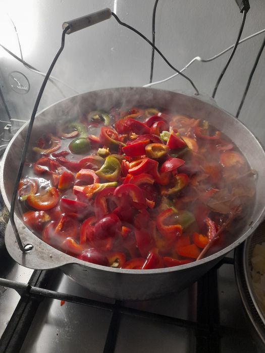 Salata de ghebe cu gogosari, masline si capere