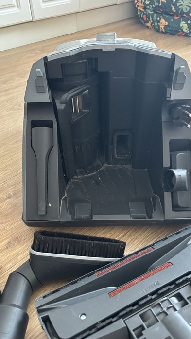 Aspirator fara sac Miele Blizzard CX1 PowerLine