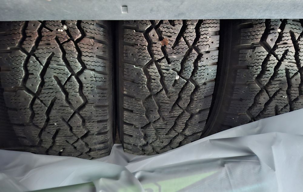 Бусови зимни гуми с джанти