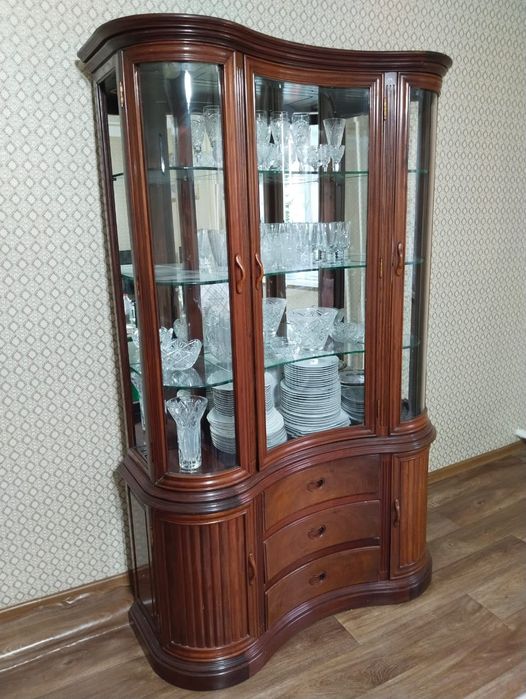 Сервант для гостиной