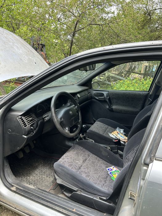 Opel Vectra 1.6 16v