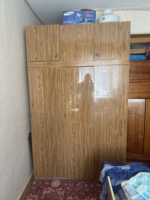 Отдам даром старую мебель