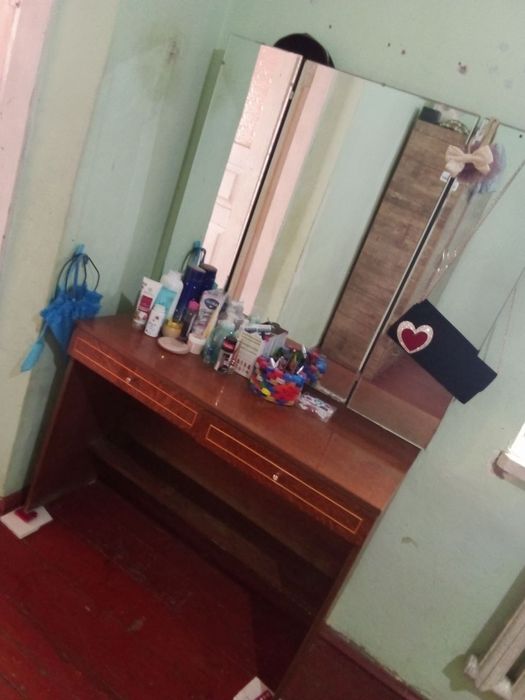 Двухспальная и трюмо