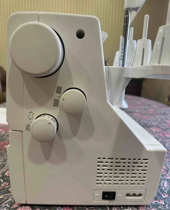 Продаю Janome Cover Pro 1000CP (Тайвань)