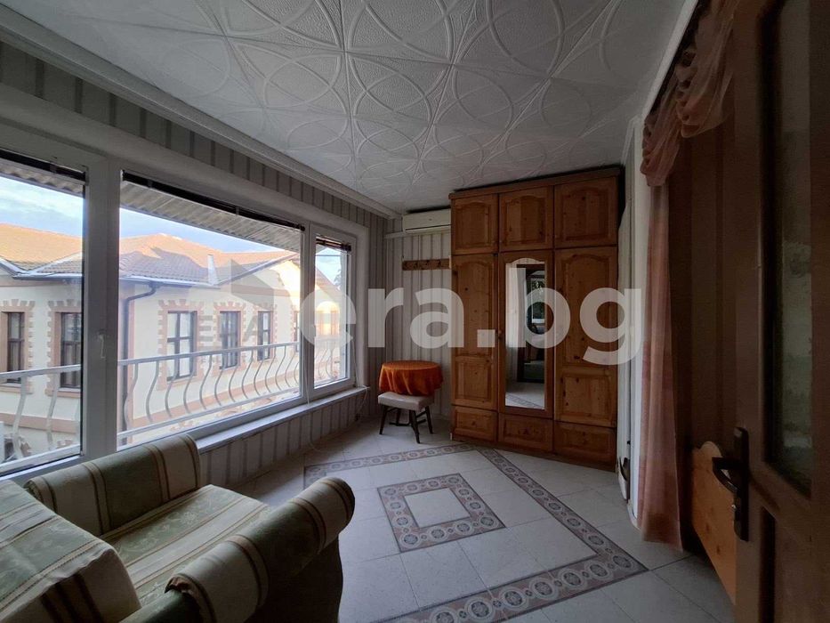 Дава се под наем Двустаен апартамент в Варна, Център - 60 кв.м за 459 € - Снимка #2