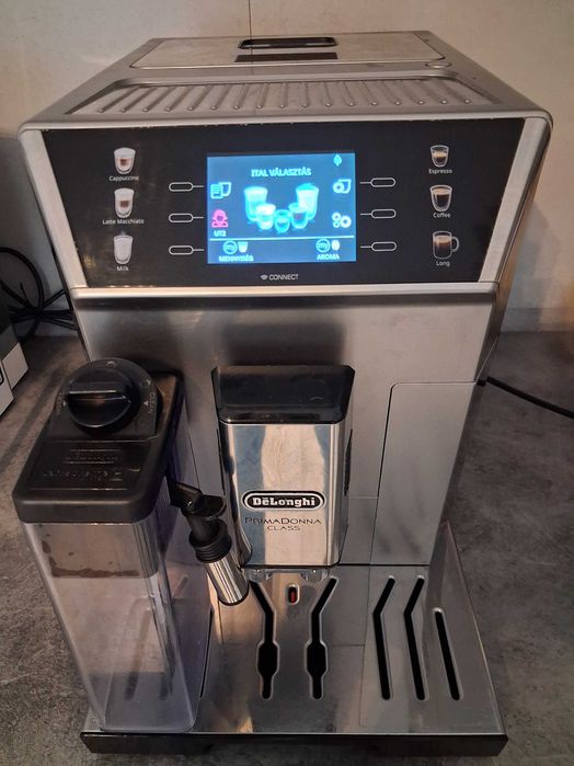 Masina de cafea Delonghi
