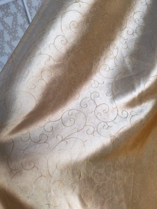 Продам шторы 2 шт