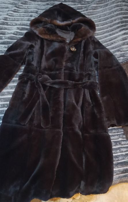 Продам Шубу из меха бобра