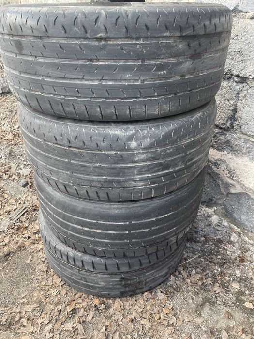 Продам 4  Автошины R18/235-45