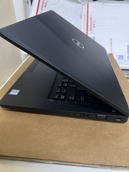 Dell 5490 ноутбук в идеалтном состоянии i5-8350u 8gb ddr4 256 ssd