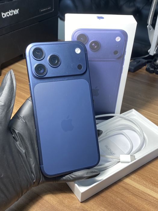 iPhone 17 Pro Max • 512 GB • Deep Blue