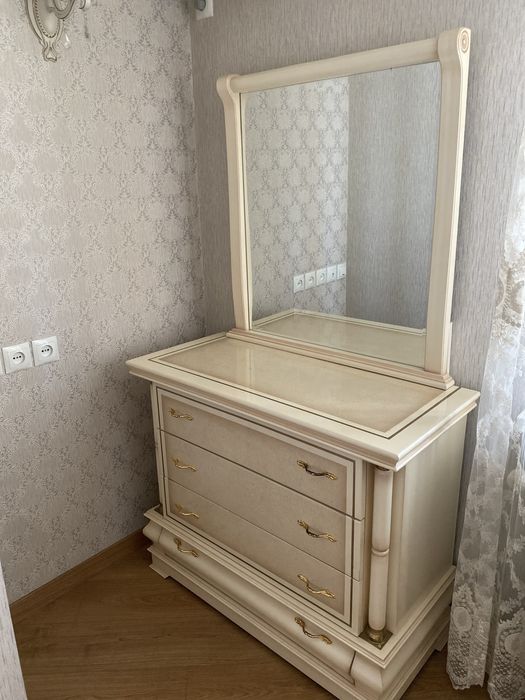 Комод с зеркалом Турция