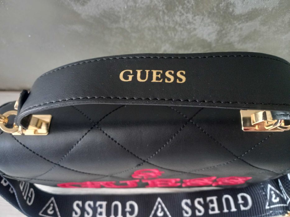 Guess - дамска чанта