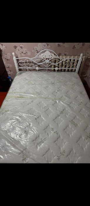 Железная кровать