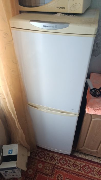 Холодильник продам.
