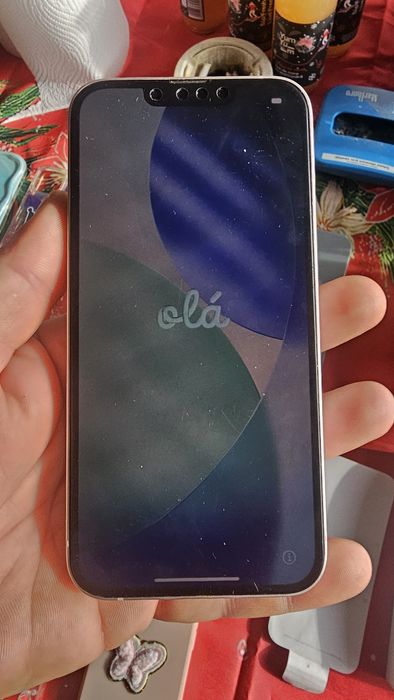 Vand iphone 13 pink  si 17 huse