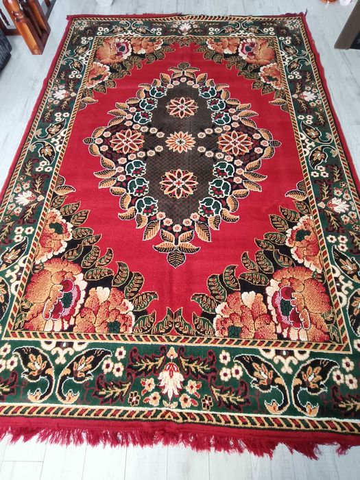 Продаю ковры на 2х3