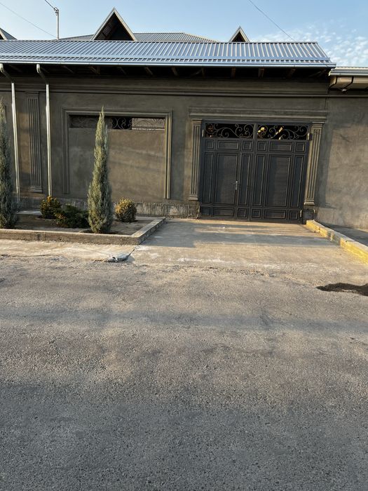 Hovli sotiladi yangiobod arentir aliyeva yangi hovli 2qavatli