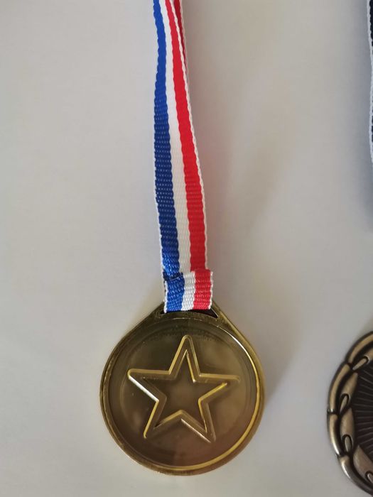 Детски медали от пластмаса от 3,6 и 10лв