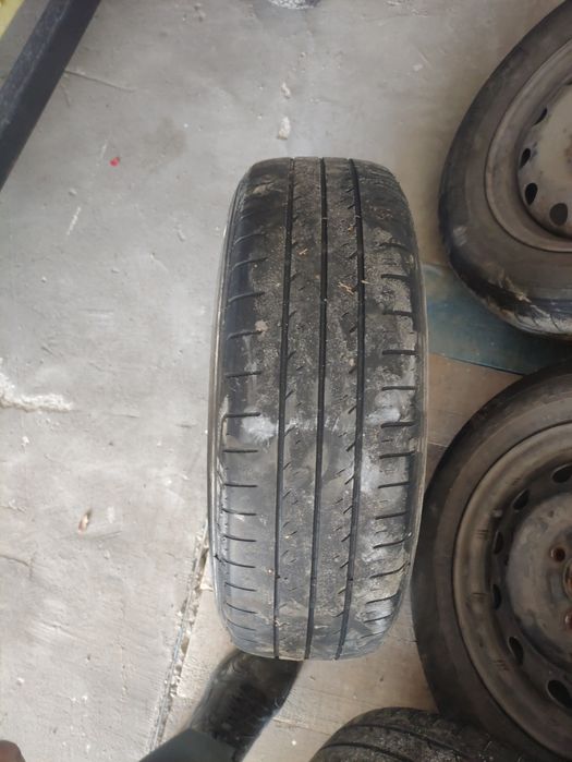 Продам комплект летней резины 4*114*3