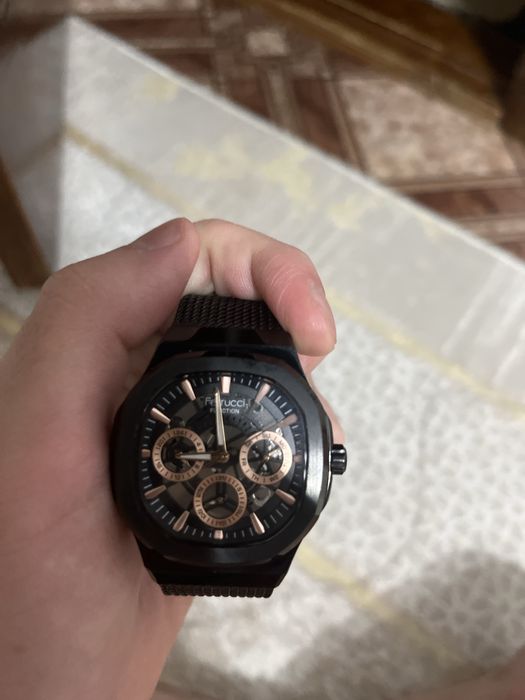 Продам часы ferucci
