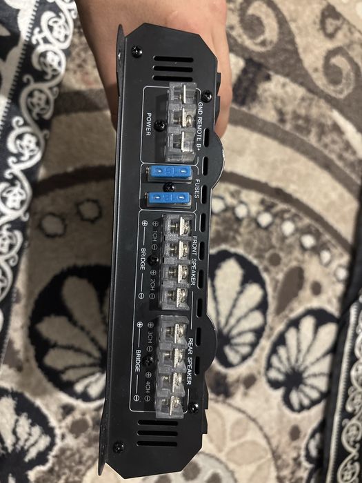 Продам сабуфер с усикам