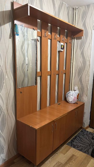 Отдам даром шкаф и прихожка