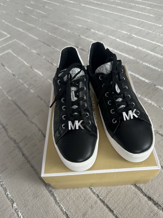 Кроссовки, кеды Michael Kors