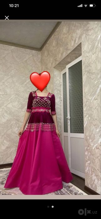 To‘q pushti rangli chiroyli bayram ko‘ylagi