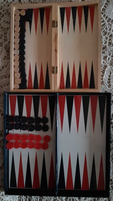 Фигури пулове зарове шах и  Табли  25/12 см 21/11 см 20/10см