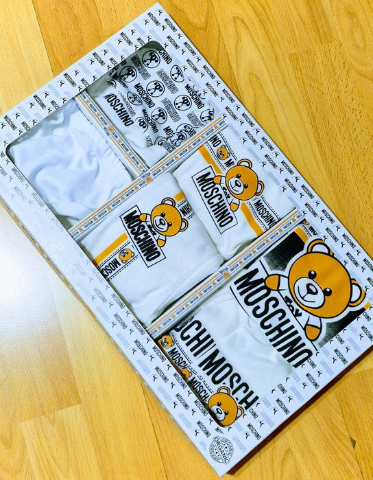 Set Moschino bebe ,bumbac, 7 piese,cutie inclusă