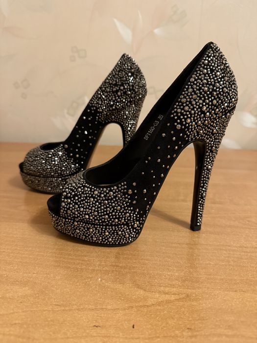 Женские вечерние туфли