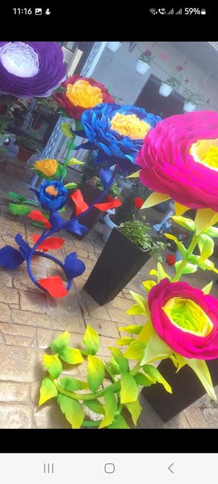 De vanzare ornamente.