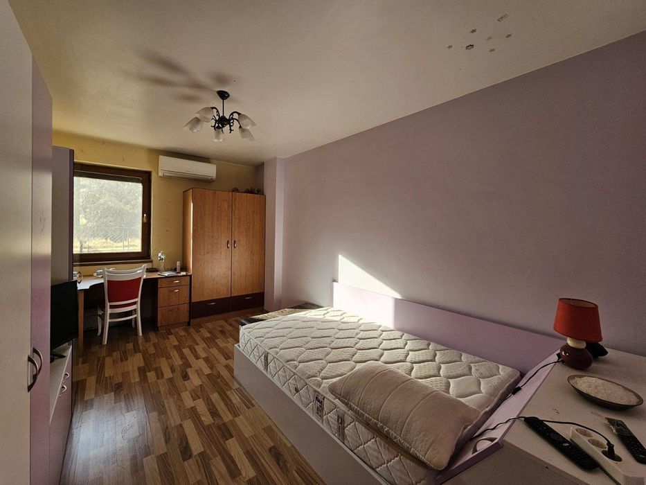 Дава се под наем Многостаен апартамент в Пловдив, Кършияка - 195 кв.м за 850 € - Снимка #8