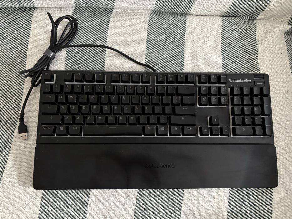 Kit Tastatura & Casti Steelseries Apex 3 / Arctis Nova 3
