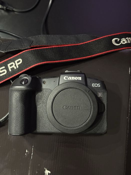 Vând canon Eos rp