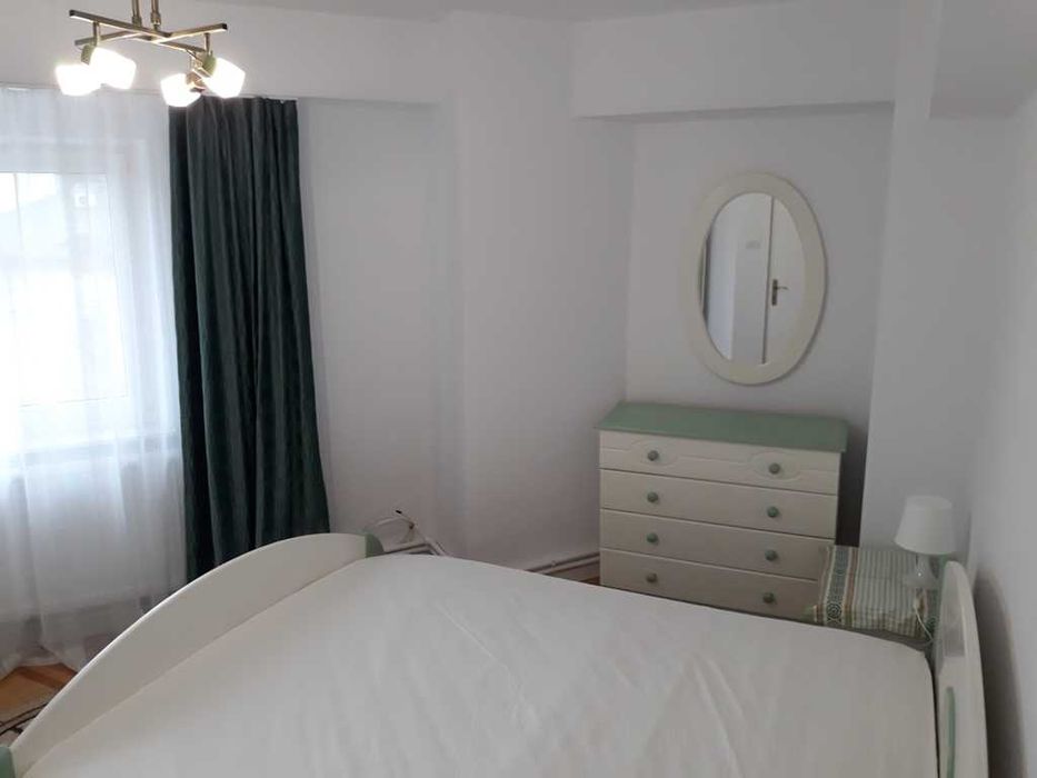 Proprietar, închiriez apartament 3 camere ultracentral