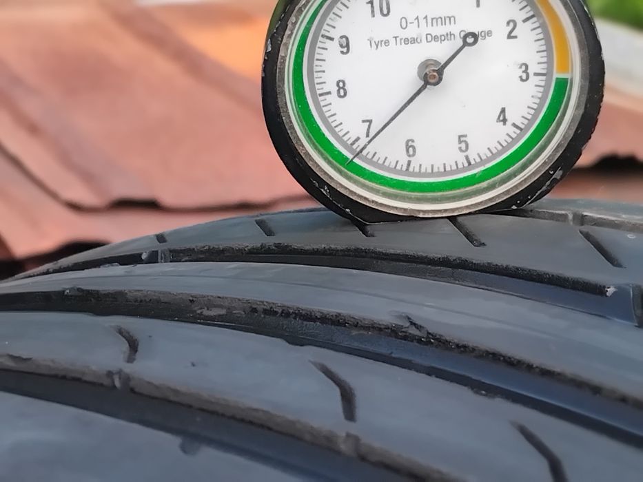Гуми 225 40 18 Континентал Continental 2 броя - нов внос. Не са нови! Посочената цена е за един брой гума. Без коментар на цената. 43 години опит