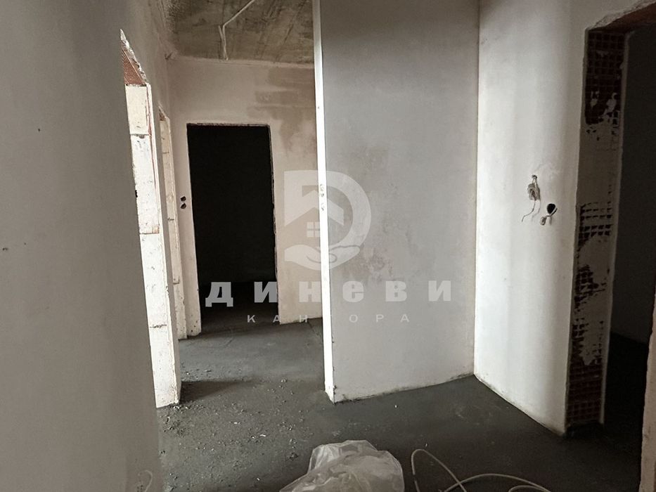 Продава се Тристаен апартамент в Стара Загора, Самара 3 - 94 кв.м за 661 €/кв.м - Снимка #4