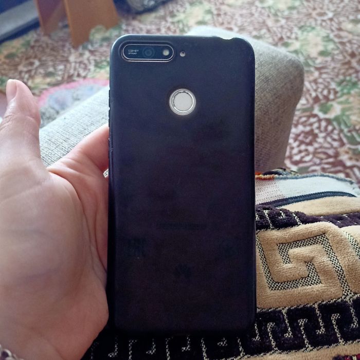 Продам телефон Huawei